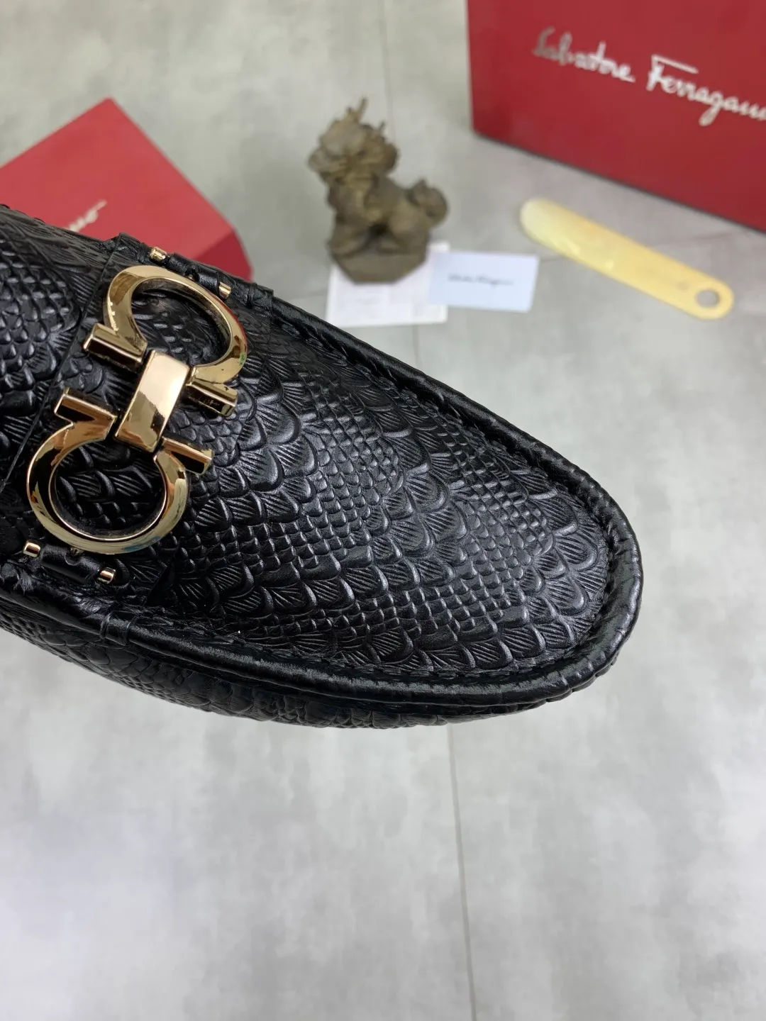 Men's Men's Shoes💰P380💰[New Style] Water-dyed Pigli 🆘(Available for own brands) [Salvatore Ferragamo] Ferragamo's latest casual beanie shoes for men! Available at counters simultaneously! The fabric is made of specially imported original calfskin, and the interior is made of imported water-dyed pigskin. It is absolutely luxurious and leads the fashion trend. Matching code: 38-45 black optional